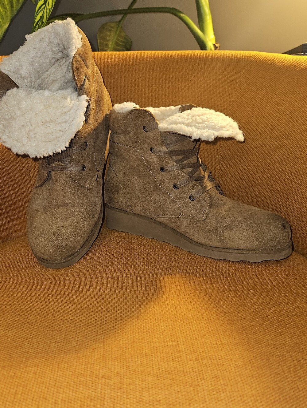 BEARPAW Phoebe Tan Suede Wool-Blend Fur-Lined Ankle Boot Sz 11